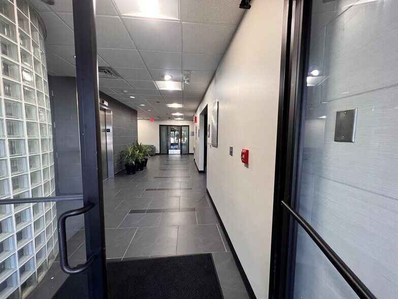 More Photos Of 6750 Antioch Rd, Merriam Office For Sale