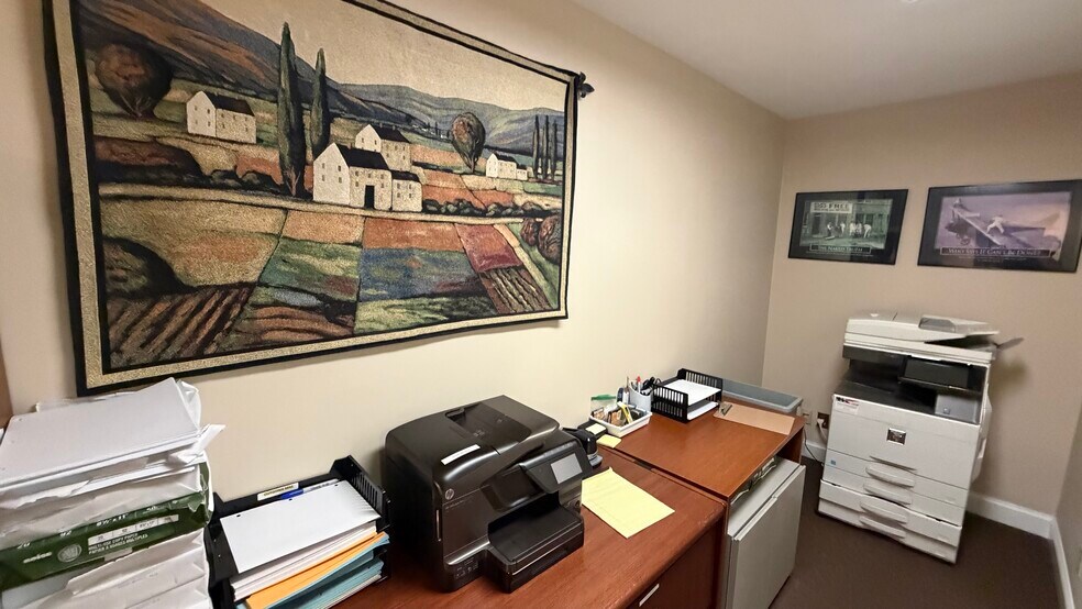 More Photos Of 205 State Route 31 N, Washington Office Residential For Sale