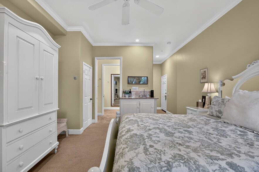 More Photos Of 95 S Ocean Ave, Cayucos Hospitality For Sale