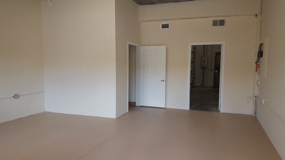 More Photos Of 2755 Vista Pky, West Palm Beach Coworking Space