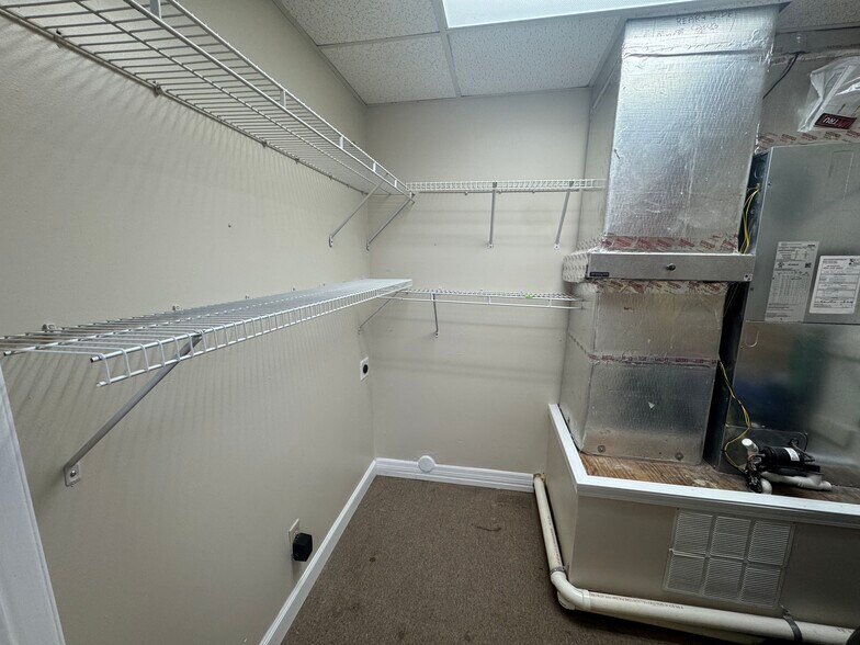 More Photos Of 3938 Sunbeam Rd, Jacksonville Medical For Lease