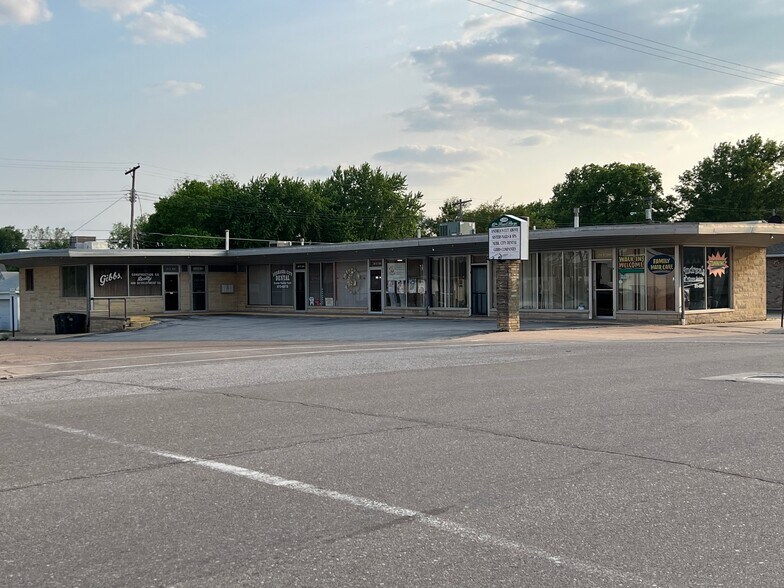 More Photos Of 102-110 S 12th St, Nebraska City Loft Creative Space For Lease