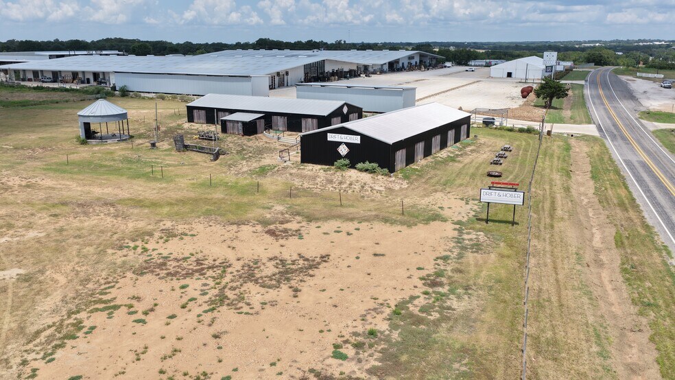 More Photos Of 1440 TX-237 Hwy, Round Top Flex For Sale