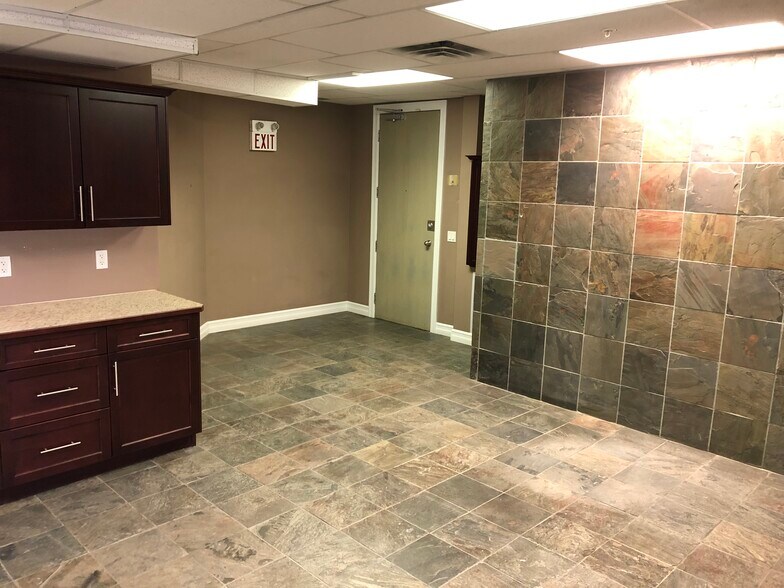 More Photos Of 104 - 138 Se, Calgary, Ab Av, Calgary Apartments For Sale