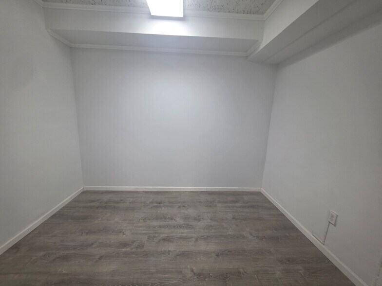 More Photos Of 413-417 Frelinghuysen Ave, Newark Light Distribution For Sale