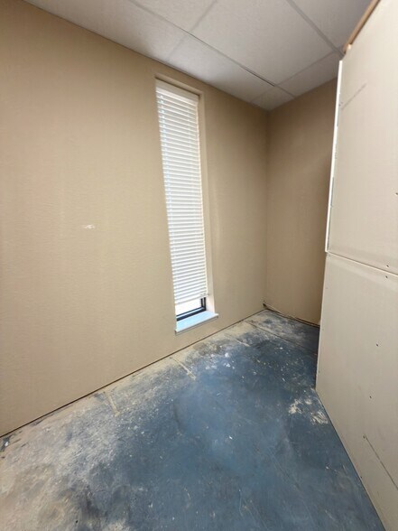 More Photos Of 1030 Wintergap Rd, Oliver Springs Office For Sale