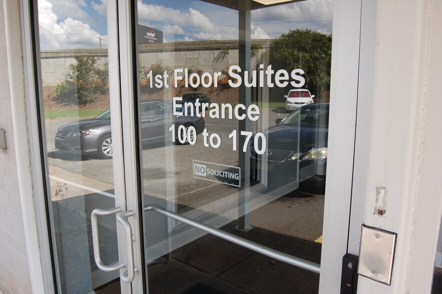 More Photos Of 163 Stratford Ct, Winston-Salem Office For Lease