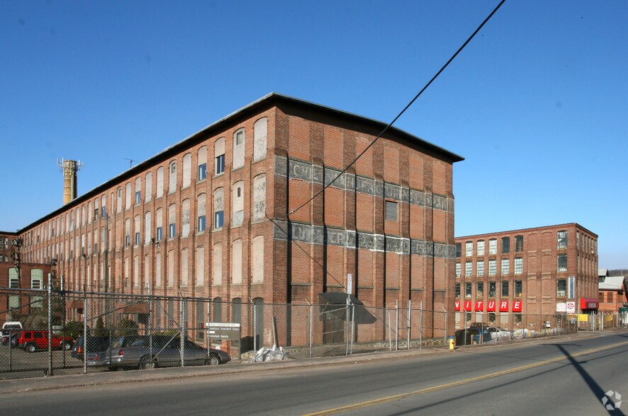 More Photos Of 1669 Thomaston Ave, Waterbury Manufacturing For Lease