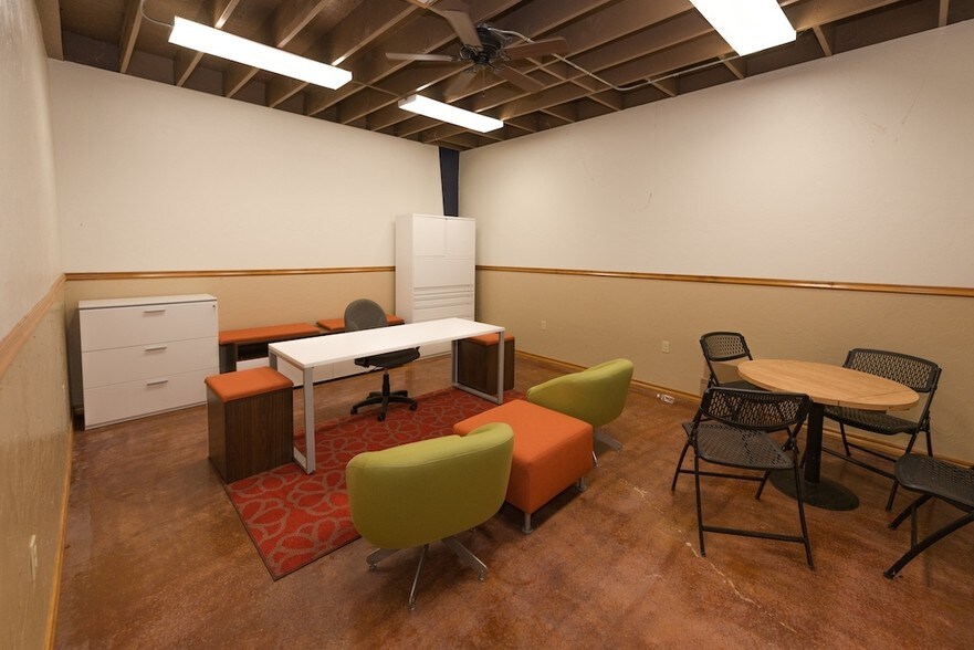 More Photos Of 1448 Darlington Rd NW, El Reno Warehouse For Lease