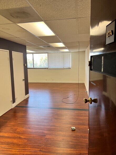 More Photos Of 9010 Corbin Ave, Northridge Office For Lease