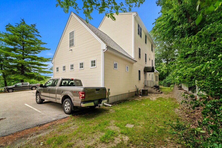 More Photos Of 15 Garden Rd, Plaistow Office For Sale