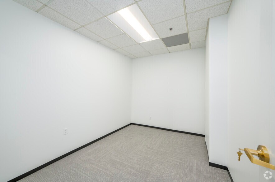 More Photos Of 510-526 King St, Alexandria Office For Lease