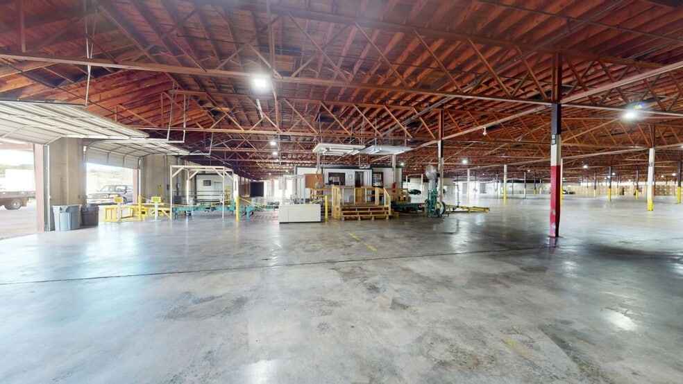 More Photos Of 301 Trade St, Danville Warehouse For Sale