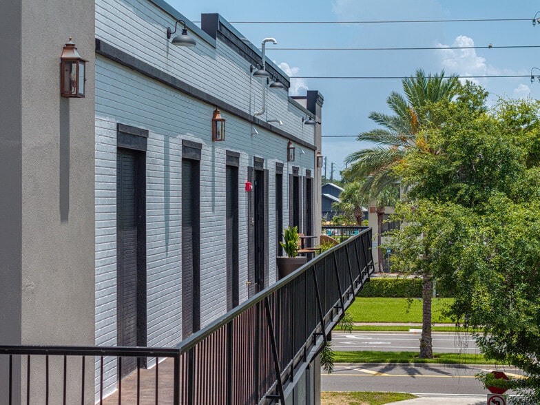More Photos Of 990 Broadway, Dunedin Restaurant For Lease