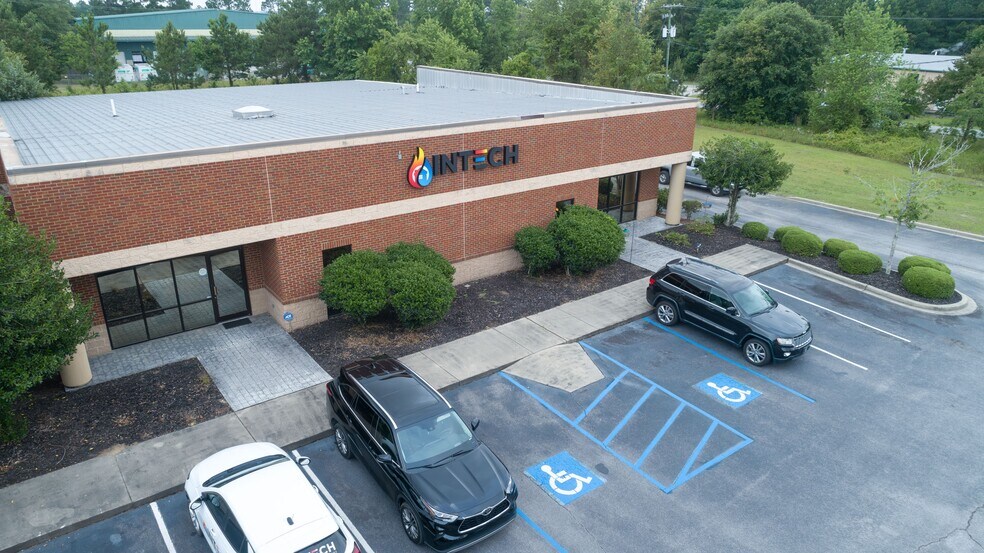 More Photos Of 475 Industrial Dr, Lexington Showroom For Sale