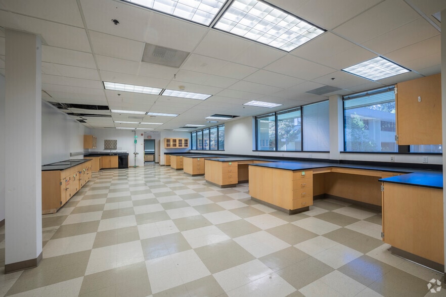 More Photos Of 355 N Wiget Ln, Walnut Creek Office For Sale