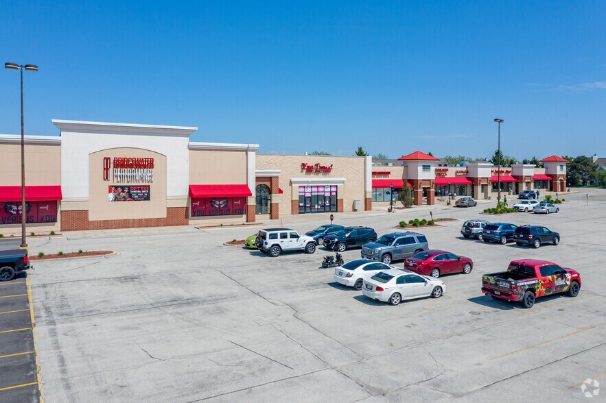 More Photos Of 6516-6572 S Lovers Lane Rd, Franklin Unknown For Lease