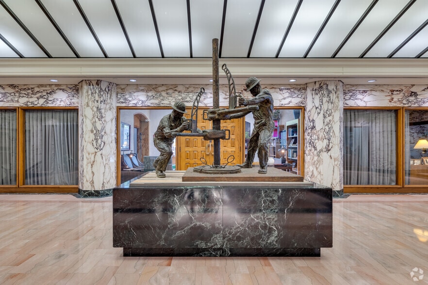 More Photos Of 401 S Boston Ave, Tulsa Office For Lease