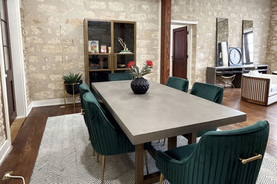 More Photos Of 322 Martinez St, San Antonio Office For Lease