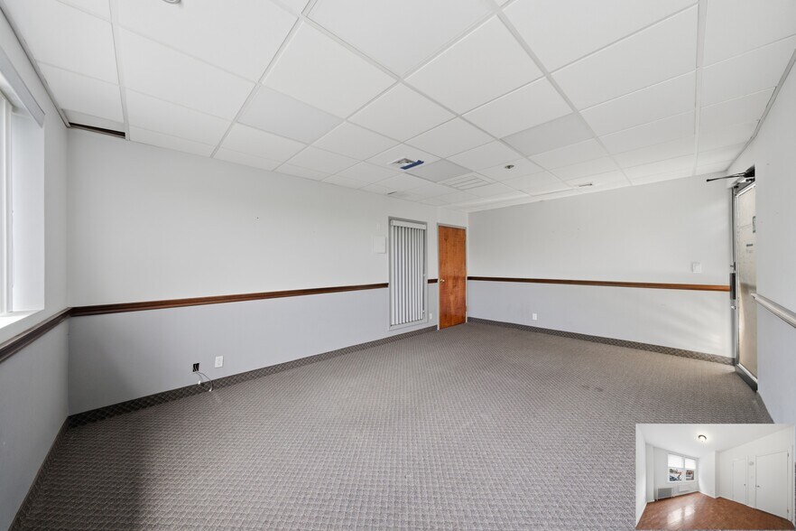 Primary Photo Of 66-00 66-00 Borden Ave, Maspeth Office For Lease