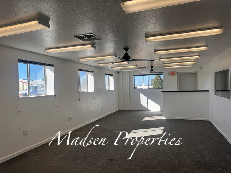 More Photos Of 1115 Ewald Ct, Paradise Manufacturing For Lease