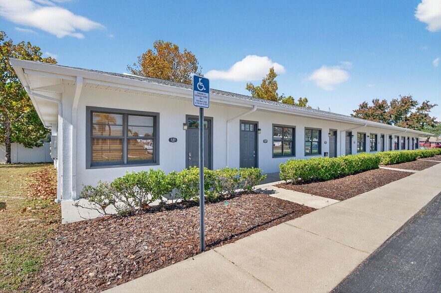 More Photos Of 11350 66th St N, Largo Office Residential For Lease