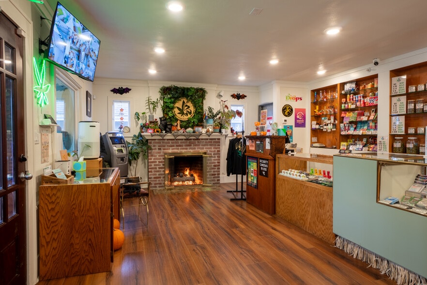 More Photos Of 1528 SE Holgate Blvd, Portland General Retail For Sale