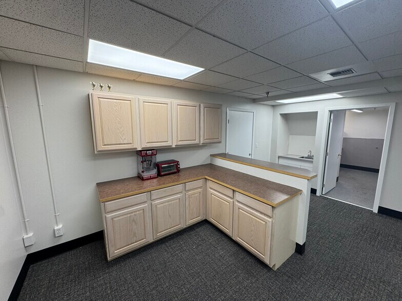 More Photos Of 3077 20th St E, Fife Warehouse For Lease