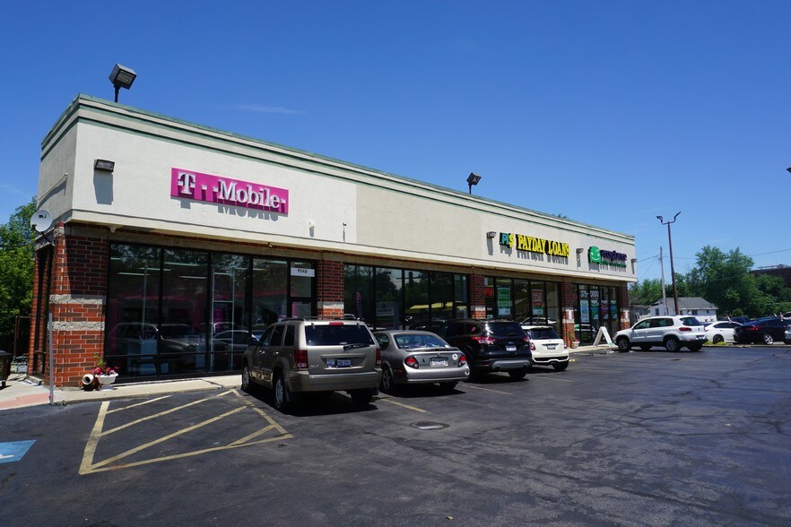 More Photos Of 954 E New York St, Aurora Storefront For Lease