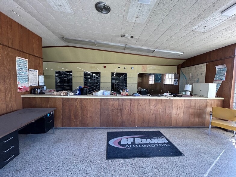 More Photos Of 918 3rd Ave, Columbus Light Distribution For Lease