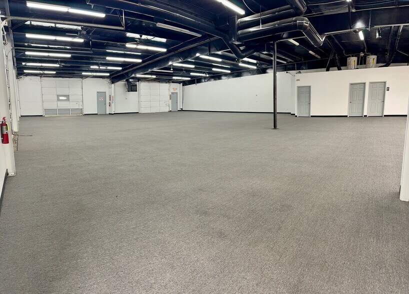 More Photos Of 3215-3235 S Southwest Loop 323, Tyler Unknown For Lease