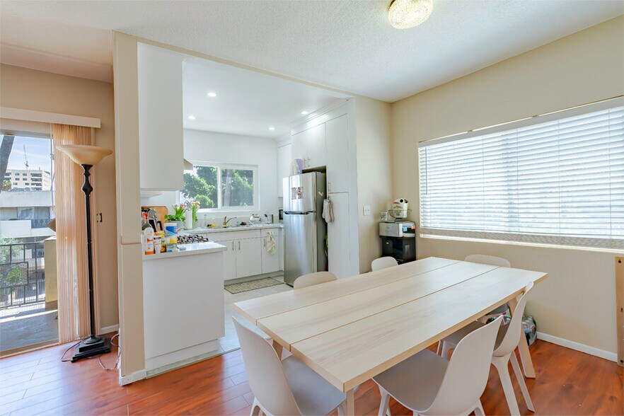 More Photos Of 741 S Hobart Blvd, Los Angeles Apartments For Sale
