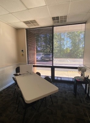 More Photos Of 820 Greenbrier Cir, Chesapeake Showroom For Lease