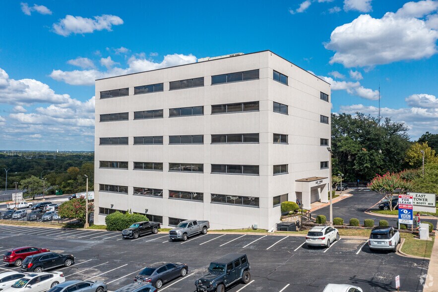 More Photos Of 2601 Scott Ave, Fort Worth Office For Lease
