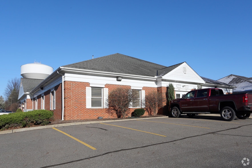More Photos Of 3909 Darrow Rd, Stow Medical For Lease