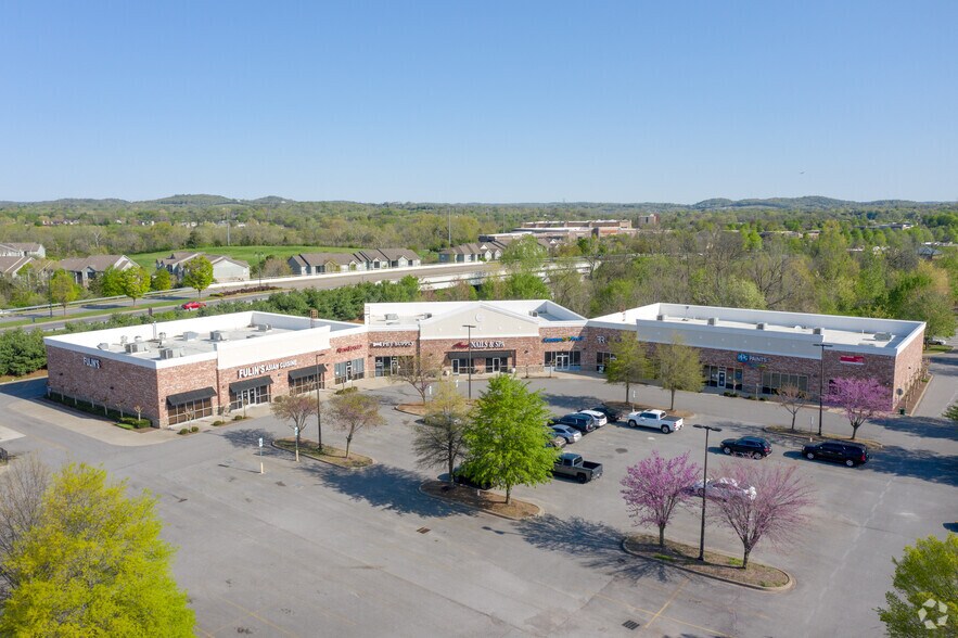 More Photos Of 206 N Anderson Ln, Hendersonville Freestanding For Lease