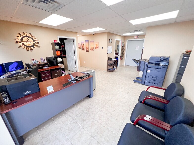 More Photos Of 140 Eaglehart Rd, Odessa Warehouse For Sale