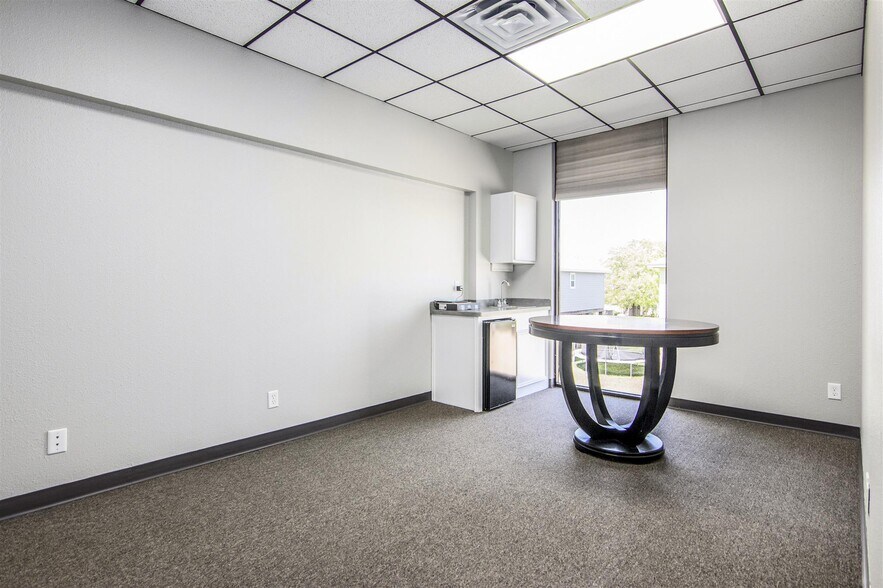 More Photos Of 601 Cien Rd, Kemah Unknown For Lease