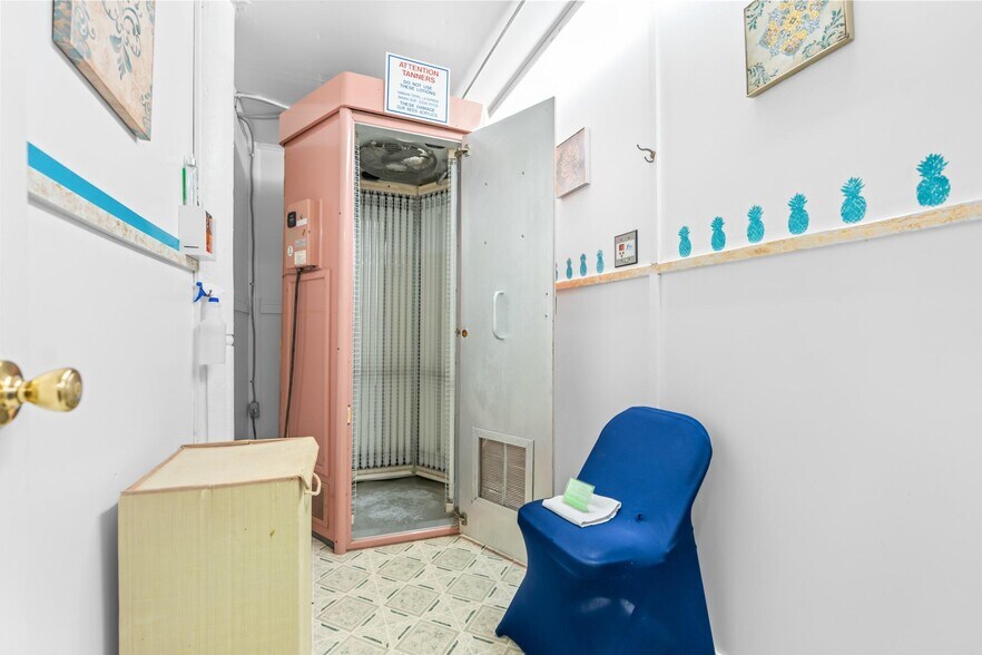 More Photos Of 110 E Franklin St, Hillsboro Health Club For Sale