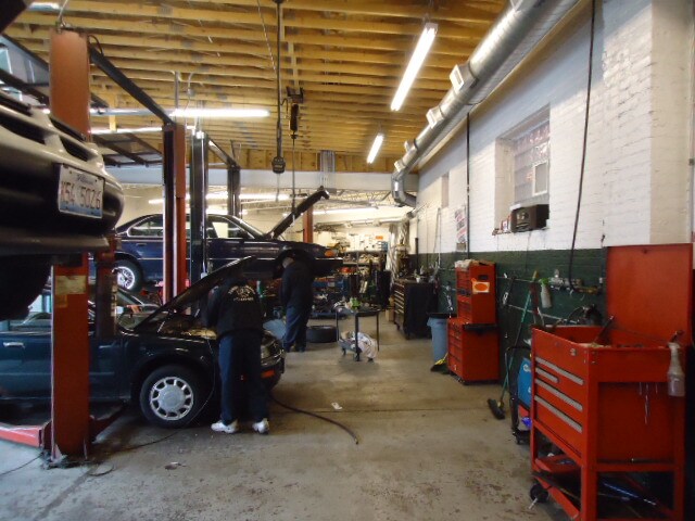 More Photos Of 4185 N Elston Ave, Chicago Auto Repair For Lease