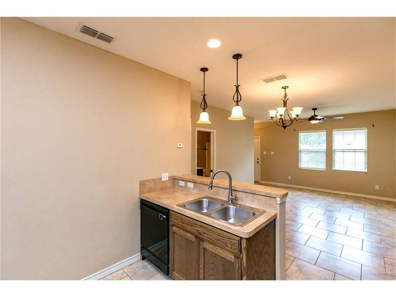 More Photos Of 7252 Mansions Dr, Corpus Christi Apartments For Sale