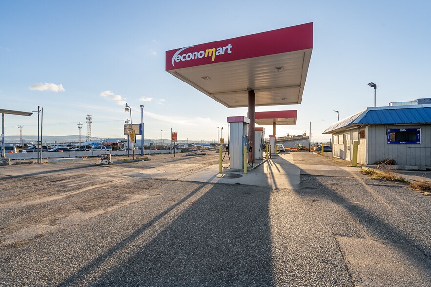 More Photos Of 1211 E Lewis St, Pasco Convenience Store For Sale