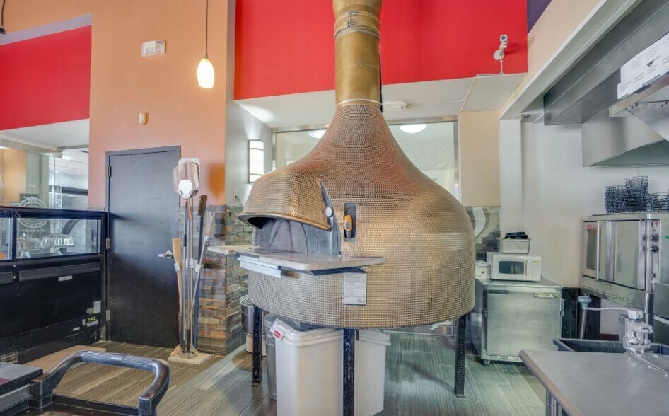 More Photos Of 1130 W Trinity Mills Rd, Carrollton General Retail For Sale