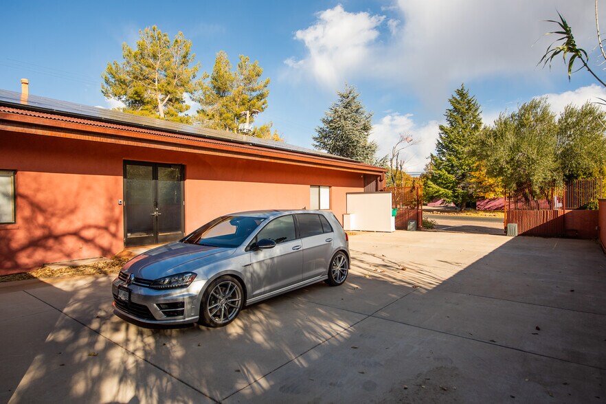 More Photos Of 45 Birch Blvd, Sedona Medical For Lease