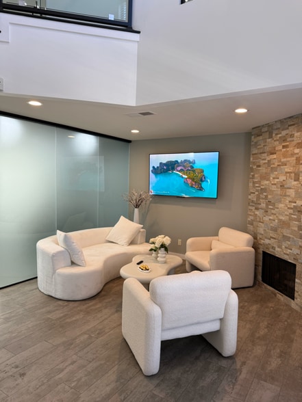 More Photos Of 207 W Alameda Ave, Burbank Office For Sale