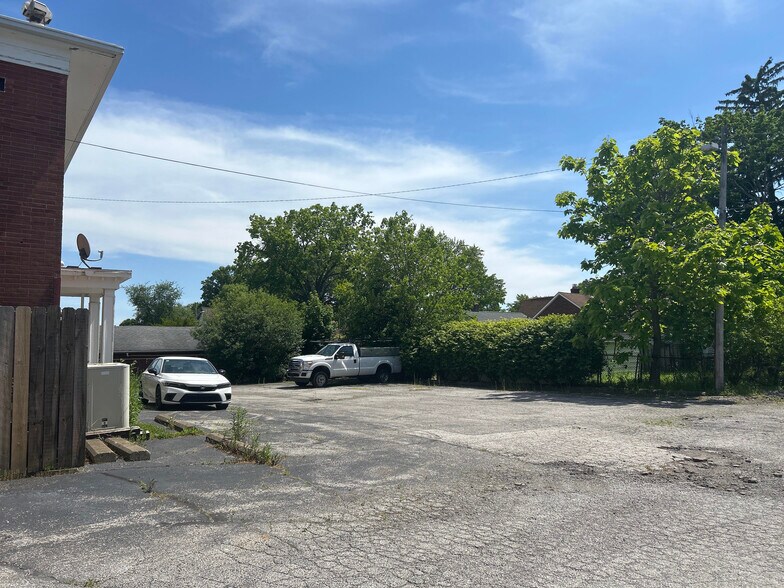 More Photos Of 15501 Munn Rd, Cleveland Office For Lease