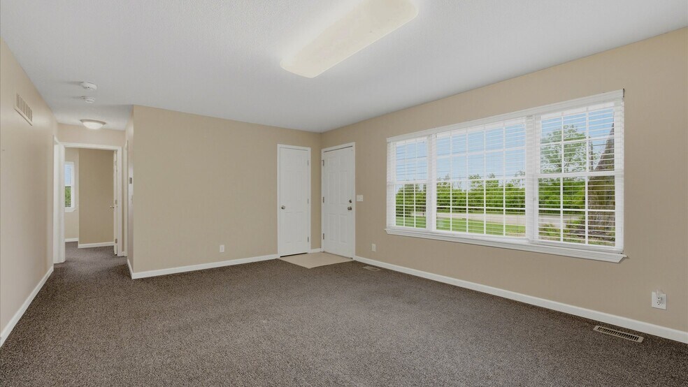 More Photos Of 2450 NW Lowenstein Dr, Lee's Summit Flex For Sale