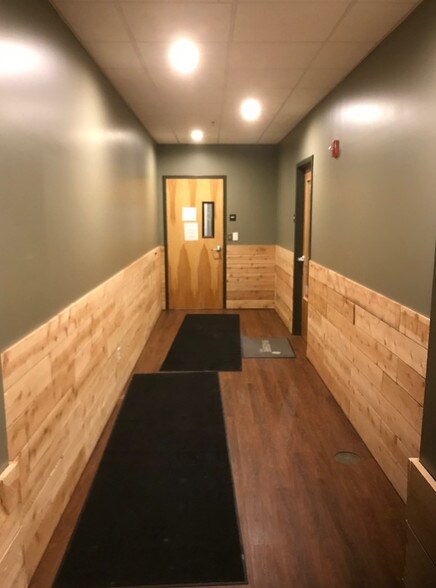 More Photos Of 871 S Arbor Vitae, Edwardsville General Retail For Lease