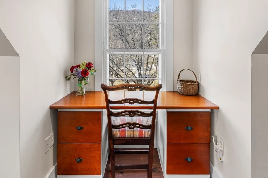 More Photos Of 31 Huntington Pl, Rochester Apartments For Sale