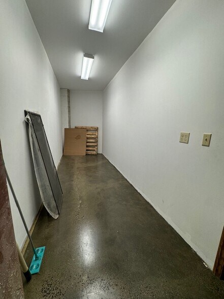 More Photos Of 8 Maple Dr, Monroe Warehouse For Lease